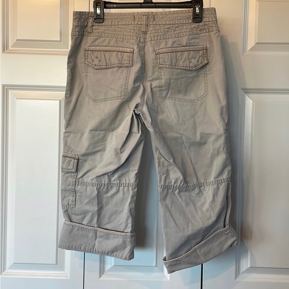 Eddie Bauer Gray Cargo Straight Leg Capri Pants Women’s 6 Pockets - Picture 4 of 8